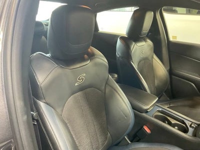 2016 Chrysler 200 S