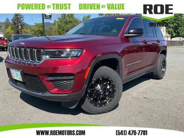 2023 Jeep Grand Cherokee Laredo 4x4's photo