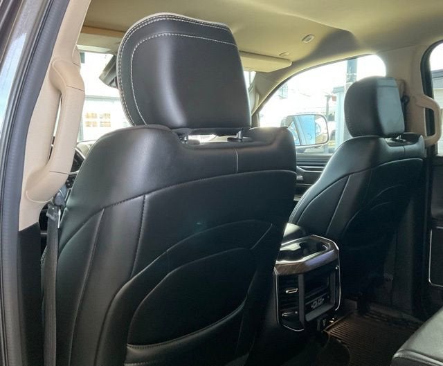 2019 RAM 1500 Laramie Crew Cab 4x4 5'7" Box