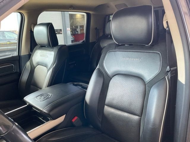 2019 RAM 1500 Laramie Crew Cab 4x4 5'7" Box