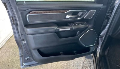 2019 RAM 1500 Laramie Crew Cab 4x4 5'7" Box