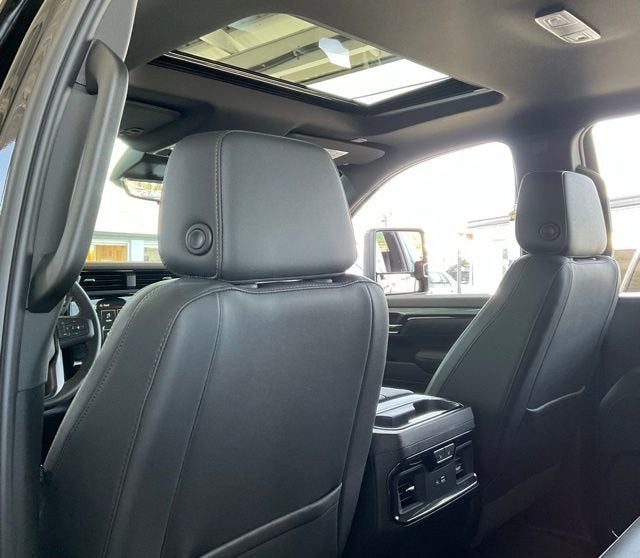 2025 GMC Sierra 3500 HD AT4