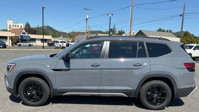 2025 Volkswagen Atlas 2.0T Peak Edition