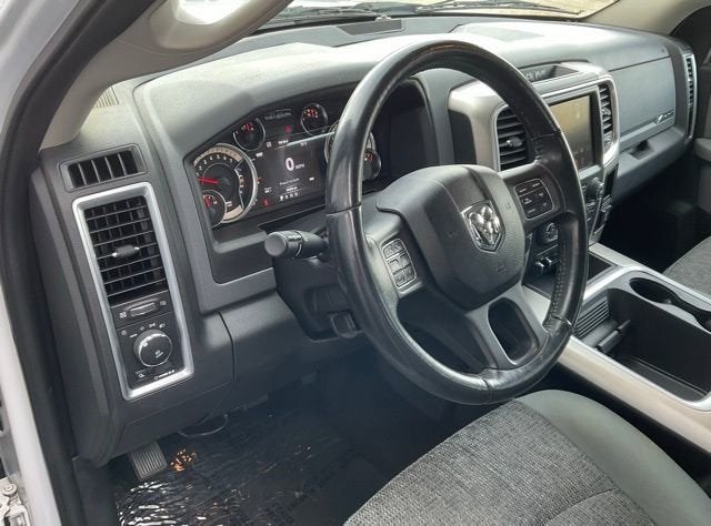 2017 RAM 1500 Big Horn Crew Cab 4x4 5'7" Box