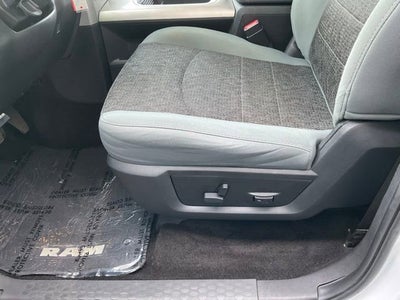 2017 RAM 1500 Big Horn Crew Cab 4x4 5'7" Box