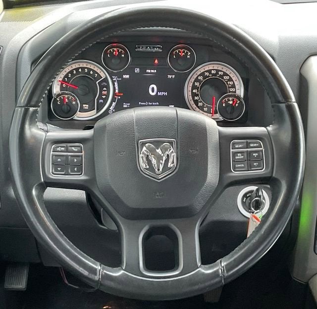 2017 RAM 1500 Big Horn Crew Cab 4x4 5'7" Box