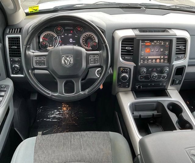 2017 RAM 1500 Big Horn Crew Cab 4x4 5'7" Box