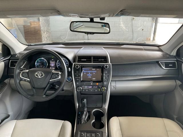 2017 Toyota Camry Hybrid LE
