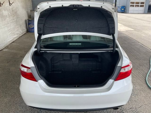 2017 Toyota Camry Hybrid LE