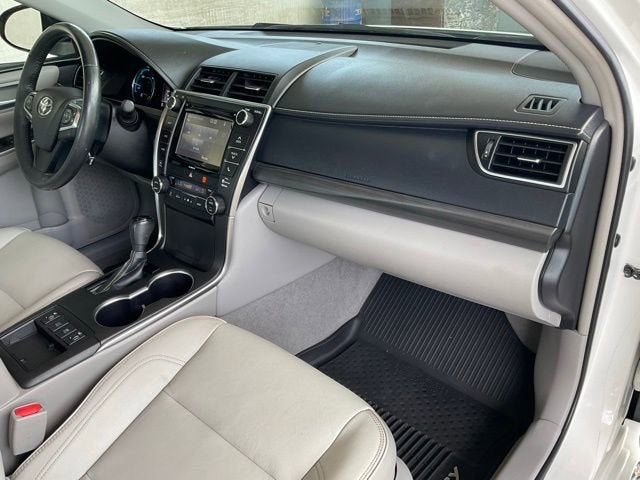 2017 Toyota Camry Hybrid LE