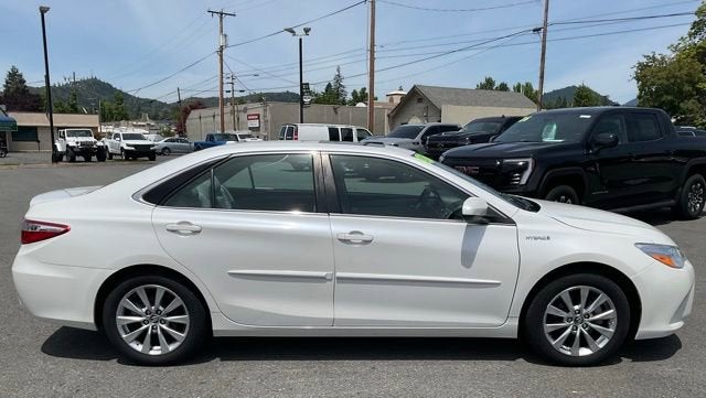 2017 Toyota Camry Hybrid LE