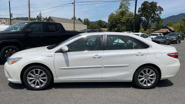 2017 Toyota Camry Hybrid LE