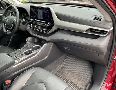 2022 Toyota Highlander Hybrid Platinum