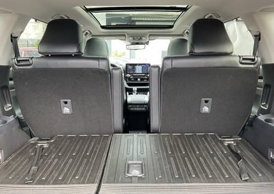 2022 Toyota Highlander Hybrid Platinum