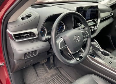 2022 Toyota Highlander Hybrid Platinum