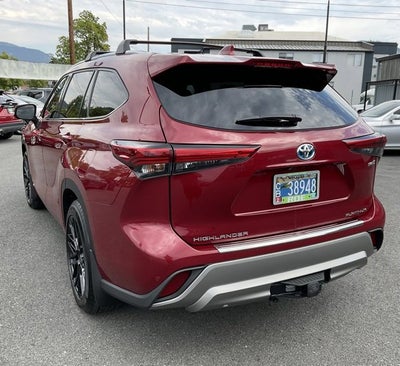 2022 Toyota Highlander Hybrid Platinum