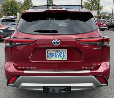 2022 Toyota Highlander Hybrid Platinum