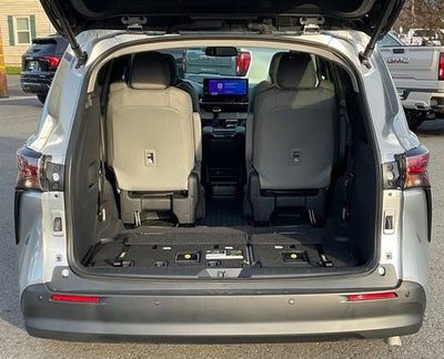 2025 Toyota Sienna XLE