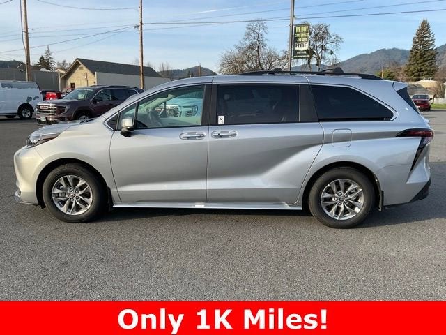 2025 Toyota Sienna XLE