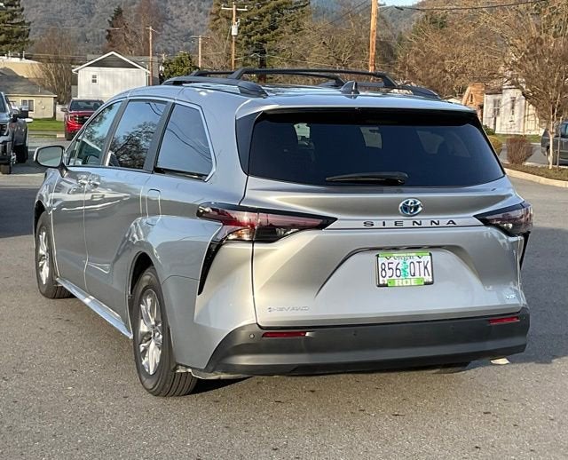 2025 Toyota Sienna XLE