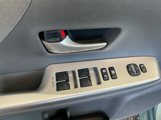 2013 Toyota Prius v Prius v 3