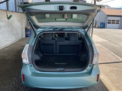 2013 Toyota Prius v Prius v 3
