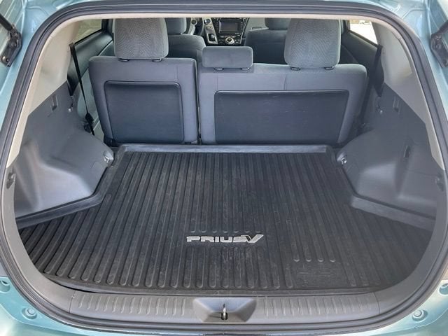 2013 Toyota Prius v Prius v 3