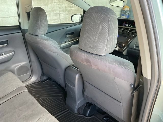 2013 Toyota Prius v Prius v 3