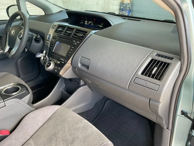 2013 Toyota Prius v Prius v 3