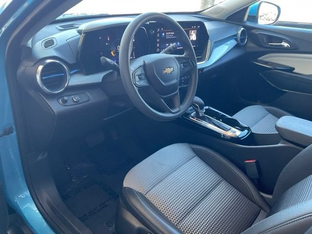 2025 Chevrolet Trax LT - Photo 15