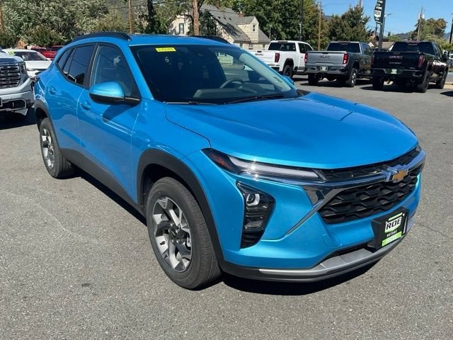 2025 Chevrolet Trax LT - Photo 3