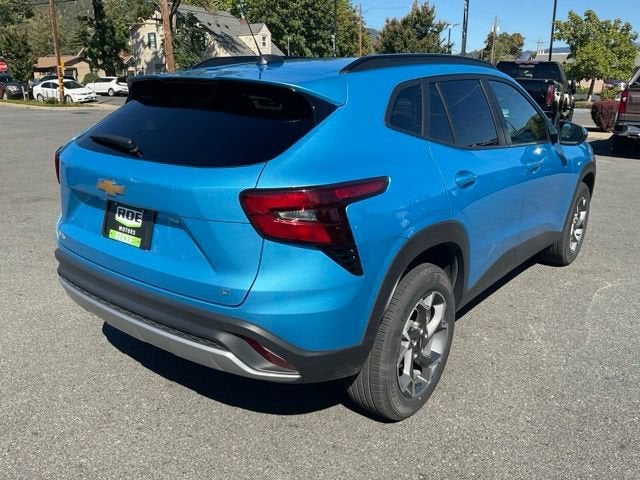 2025 Chevrolet Trax LT - Photo 5