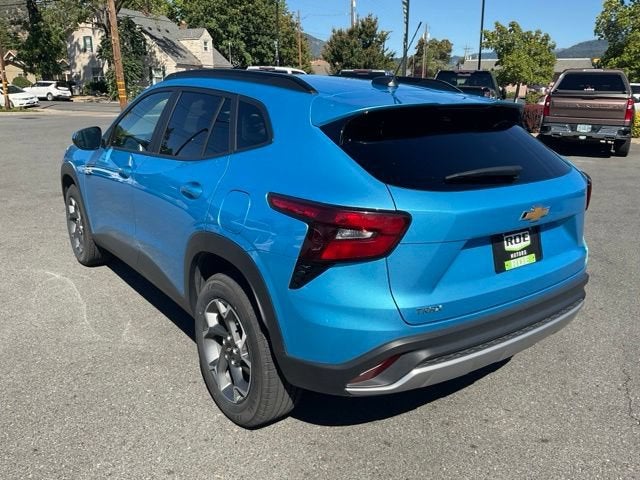 2025 Chevrolet Trax LT - Photo 7