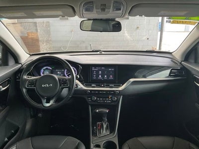 2022 Kia Niro LXS SE